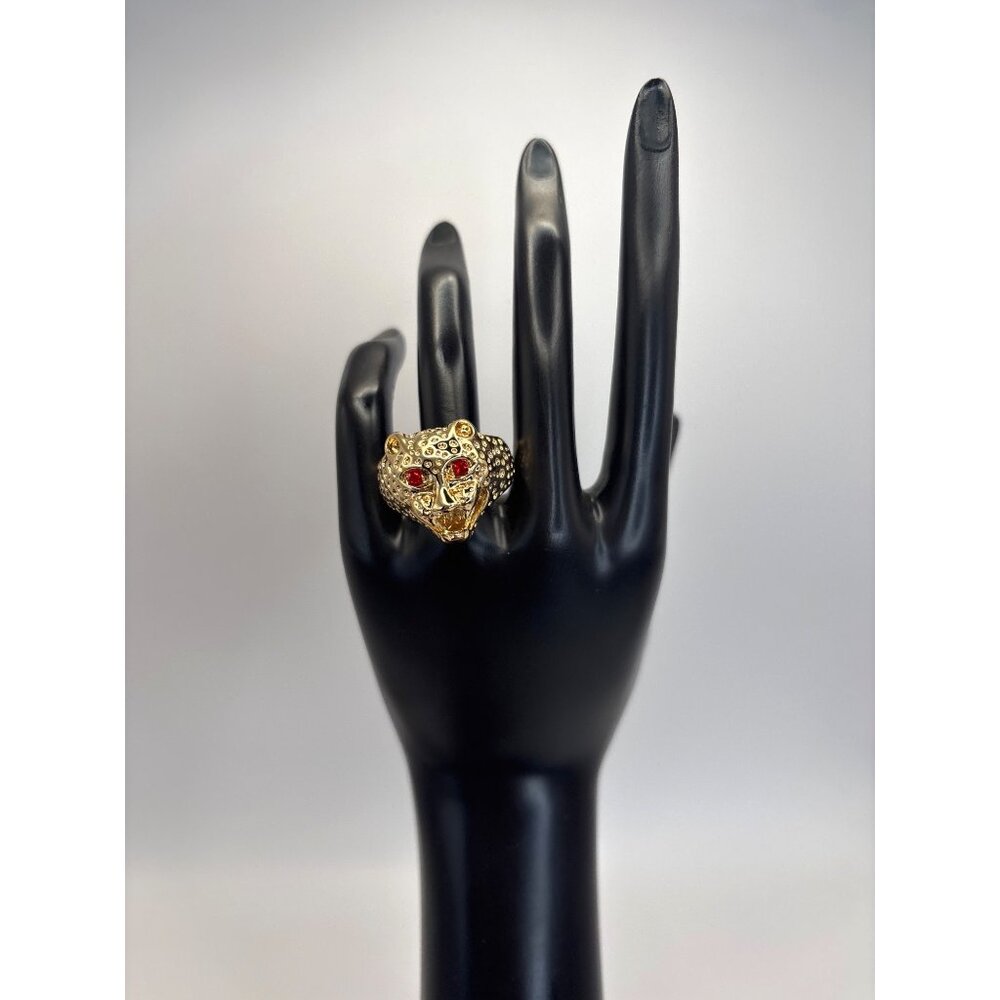 Guess Gold Tone Leopard Jaguar Head Ring Red Rhinestone Eyes SZ 10 NEW